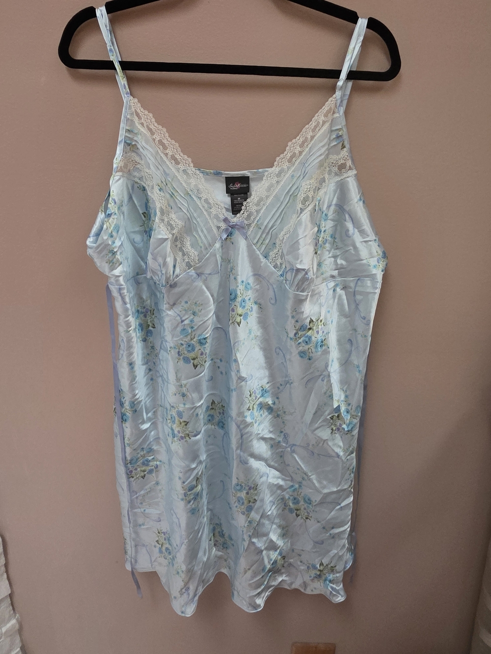 Vintage Plus-Size Blue Satin Floral Chemise